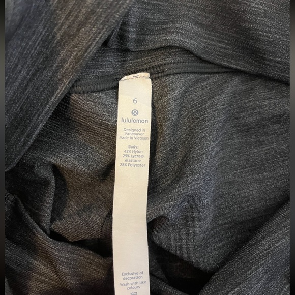 Comfy Lululemon leggings - Picture 2 of 3